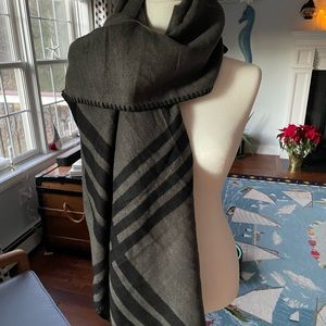 BB Dakota wrap/scarf